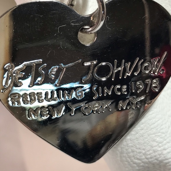 Betsey Johnson Small White Quilted Backpack - Picture 9 of 14